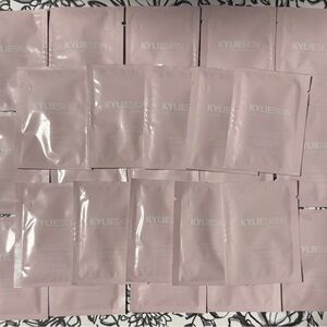 50-KYLIESKIN Clarifying Cleansing Gel samples 3ml each.